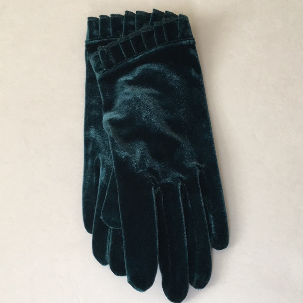 NWOT! Teal Velvet Gloves >> OS